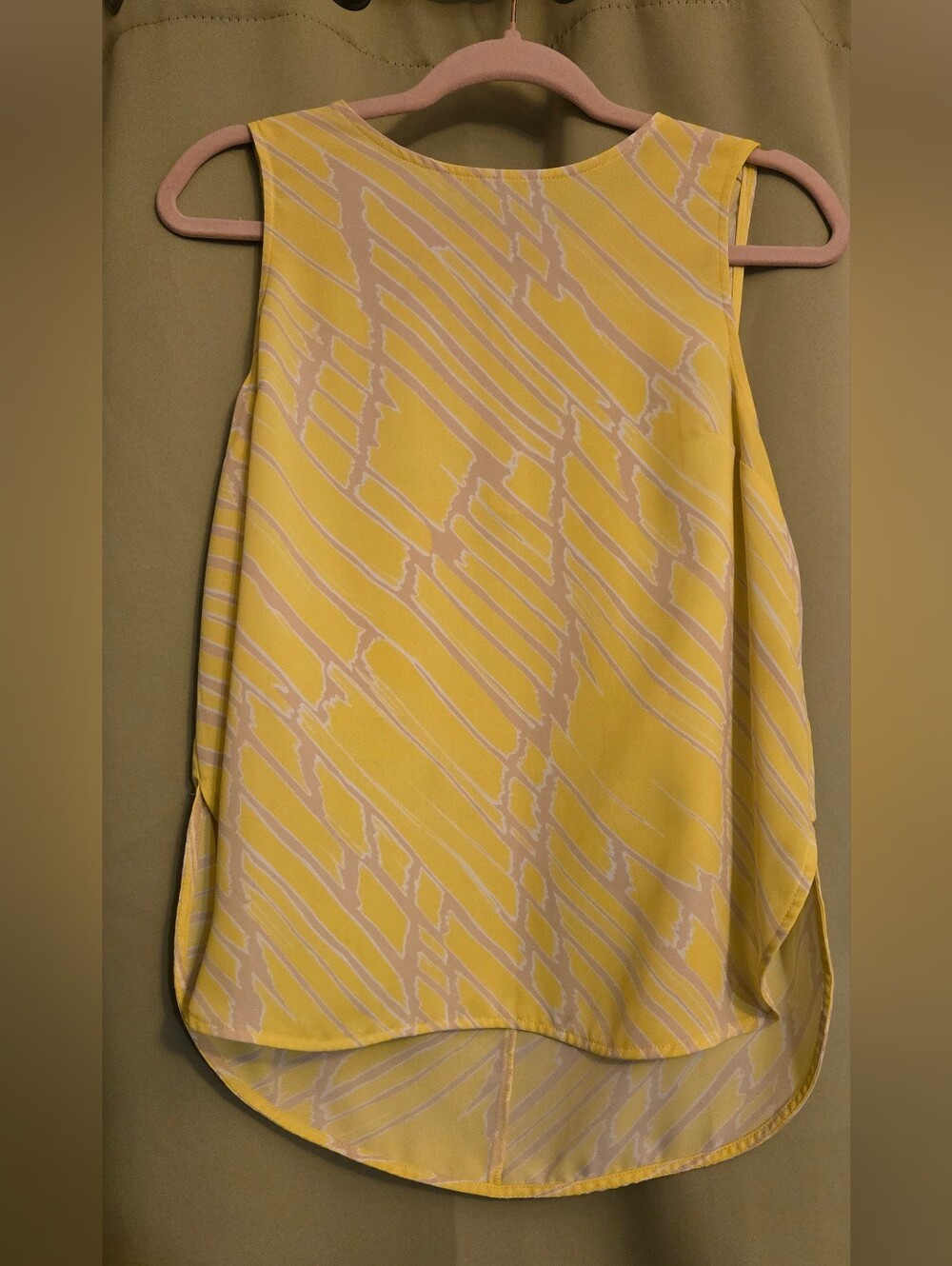 Forever 21 Yellow and Cream Patterned Sleeveless Camisole